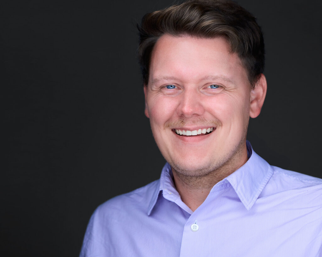 Joey Niedziejko is an account manager with B2 Communications.